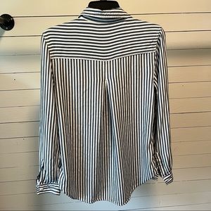 🍄Blue/white striped button down oversized shirt beach wear